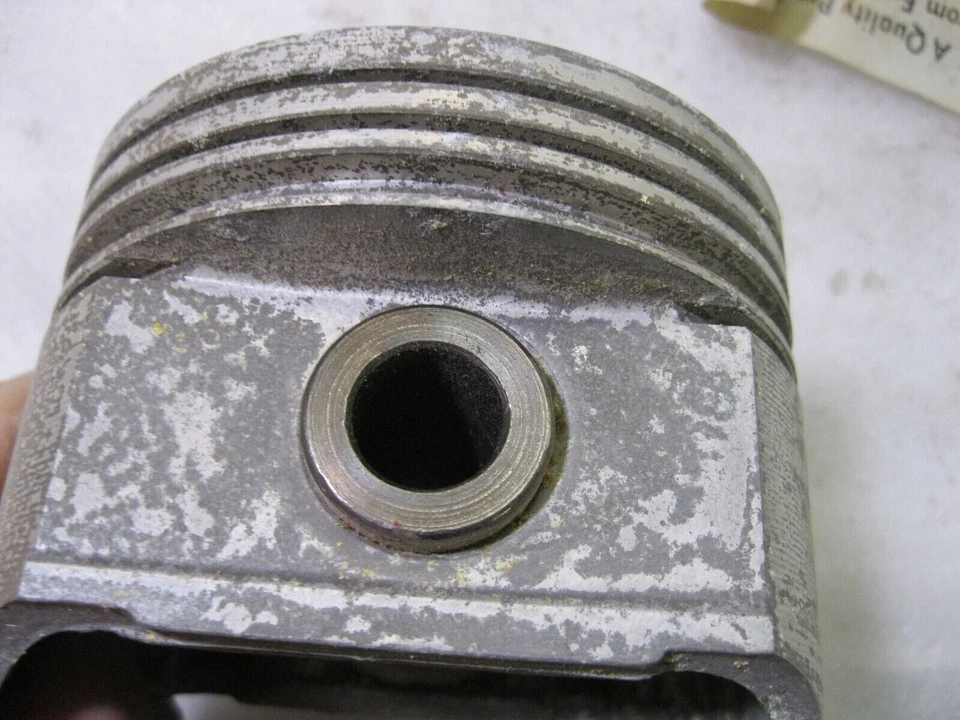 8 Federal Mogul 332NP-Std Pistons STD Bore Set of 8 Foto 4 de 4