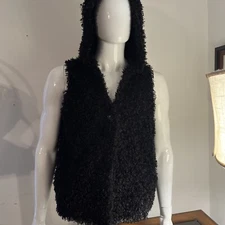 Sharagano Studio black fuzzy vest with hood & pockets