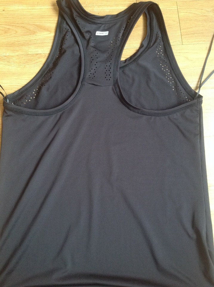 SPORTS TOP SIZE SMALL ATHLETIC WORKS BLACK W DRI MORE TECH CUT AWAY ON