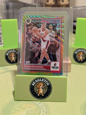 2023-24 Panini NBA Hoops Premium Stock Malcolm Brogdon Multi Wave Prizm #220 SSP