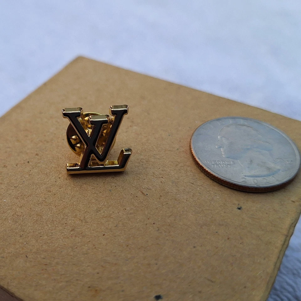 Louis Vuitton LV Small Golden Brooch Pin for Hat Scarf Tie Colar Lapel Pin - Image 4 of 4