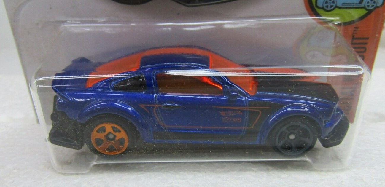 Hot Wheels 2016 2005 Ford Mustang #21/250