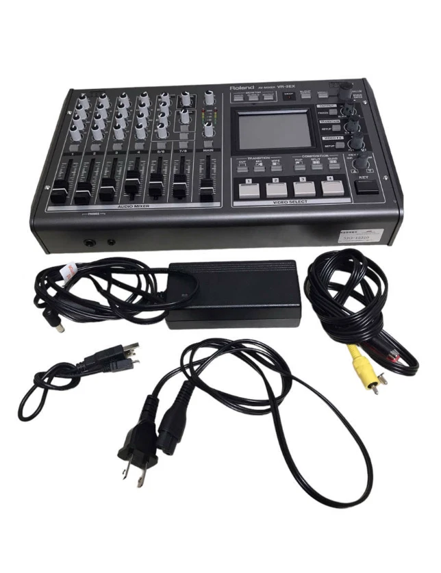 Roland VR-3 ビデオミキサー 世界最小・最軽量のAVミキサー 「VR-3」発売 :: ニュース