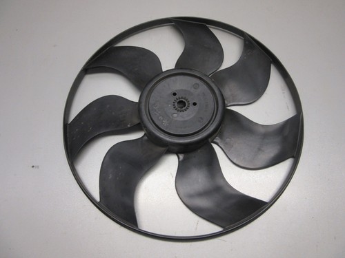 MERCEDES W204 C180 Limousine Lüfter Kühlerlüfter ohne Motor (301)