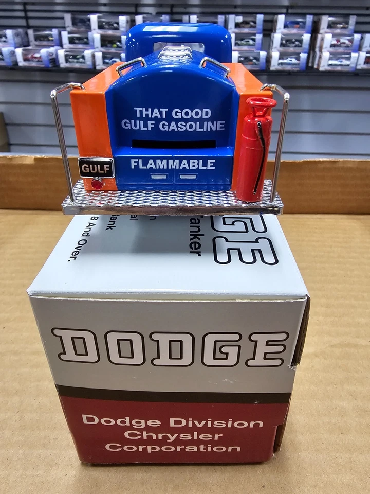 Gulf Liberty Classics By Spec Cast 1936 Dodge Tanker 1/28 scale  Bank - Image 4 of 4