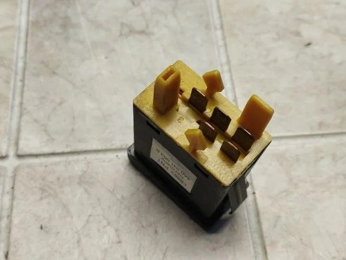 AUDI A6 Avant 4A, C4 Nebelscheinwerferschalter 4A0941563B 2.60 Petrol 18230951