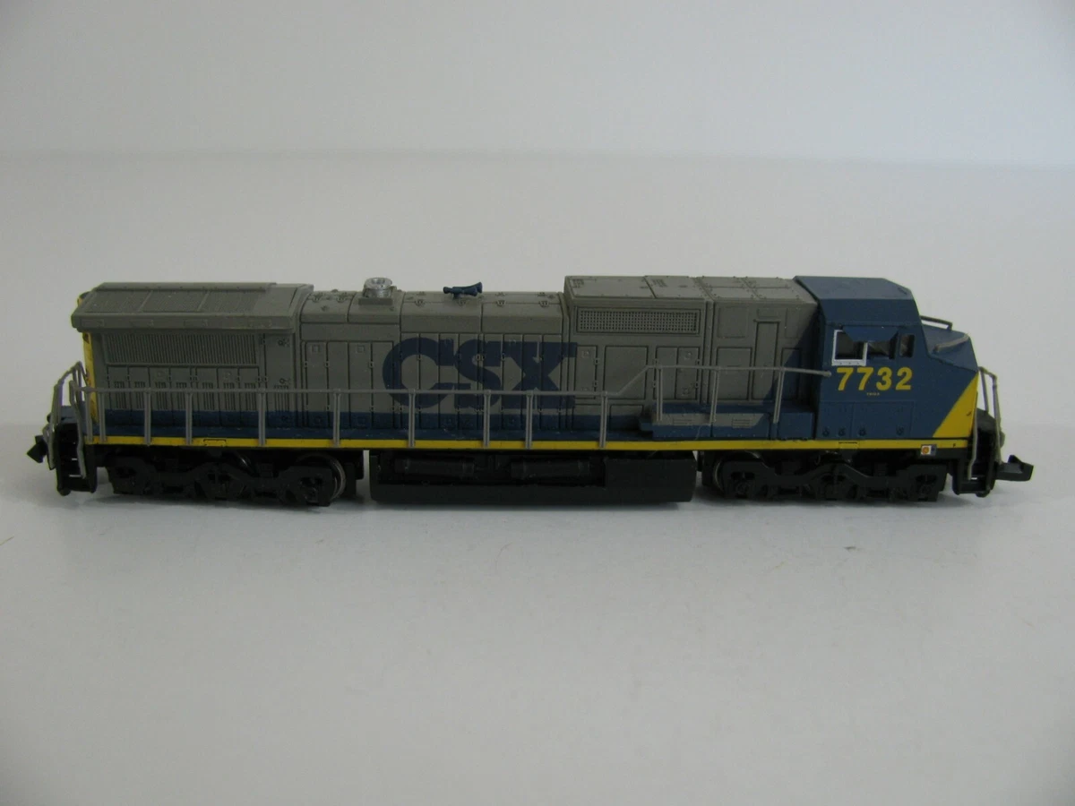 N scale sales csx locomotives
