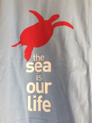Superfast Ferries  Tee Shirt XL MC Bleu ciel The Sea is Our Life Tortue Rouge