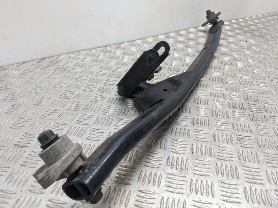 Barra de puntal soporte motor Volvo XC90 D5 SE AWD 5 puertas Estate 2004 Foto 3 de 3