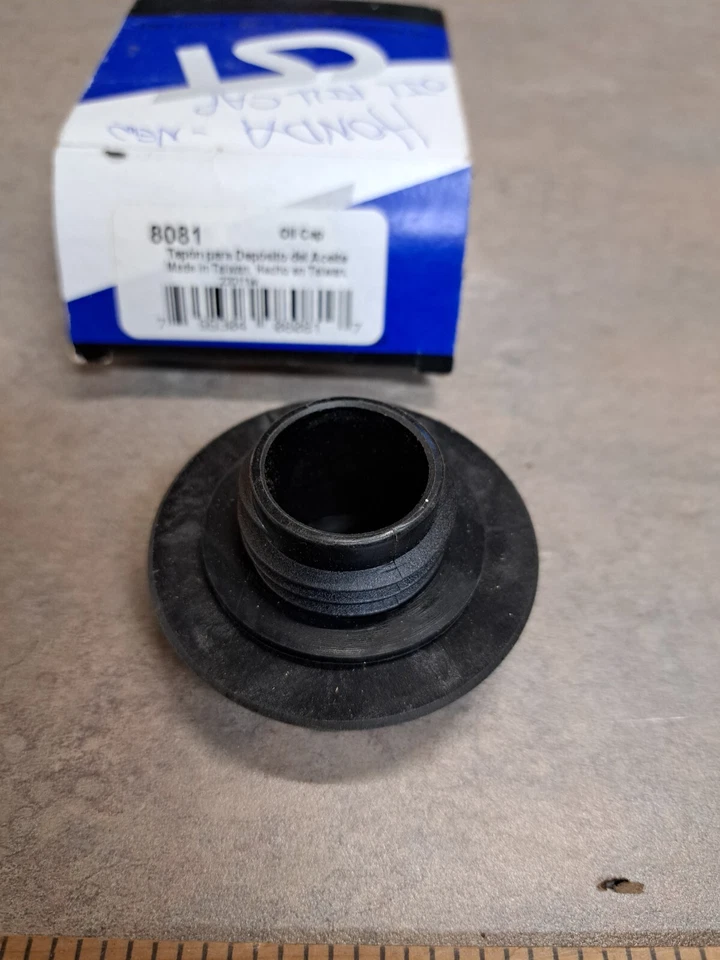 CST 8081 Oil Cap It has Honda written on the box, NOS - Image 2 of 2
