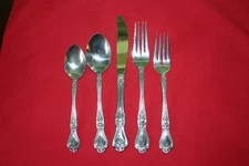 Stanley Roberts PRECIOUS ROSE Stainless Rogers Co Silverware *CHOICE* NEVER USED