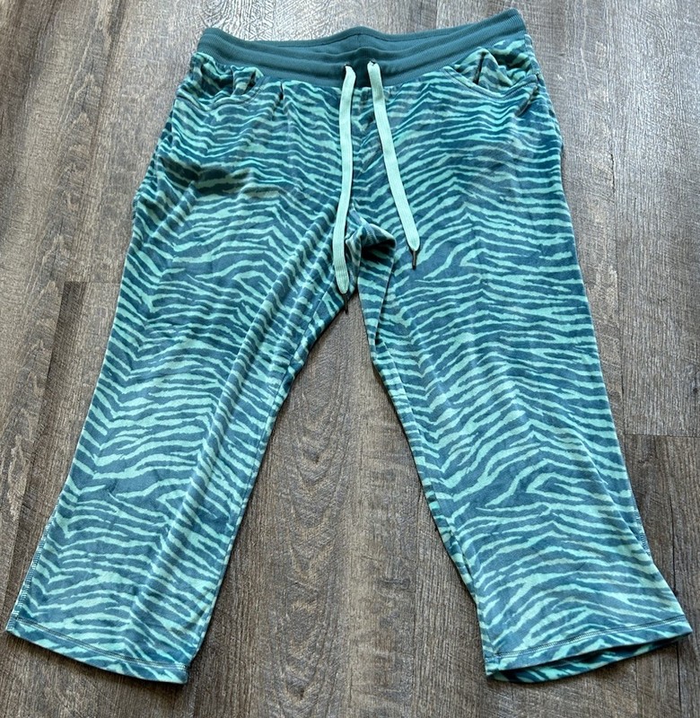 LulaRoe Cozy Teal/Mint Velour Capri Pants XL