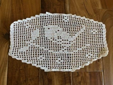 Vintage Handmade Crochet White A Bird on the Branch Oval Doily Filet 14.5” * 9”