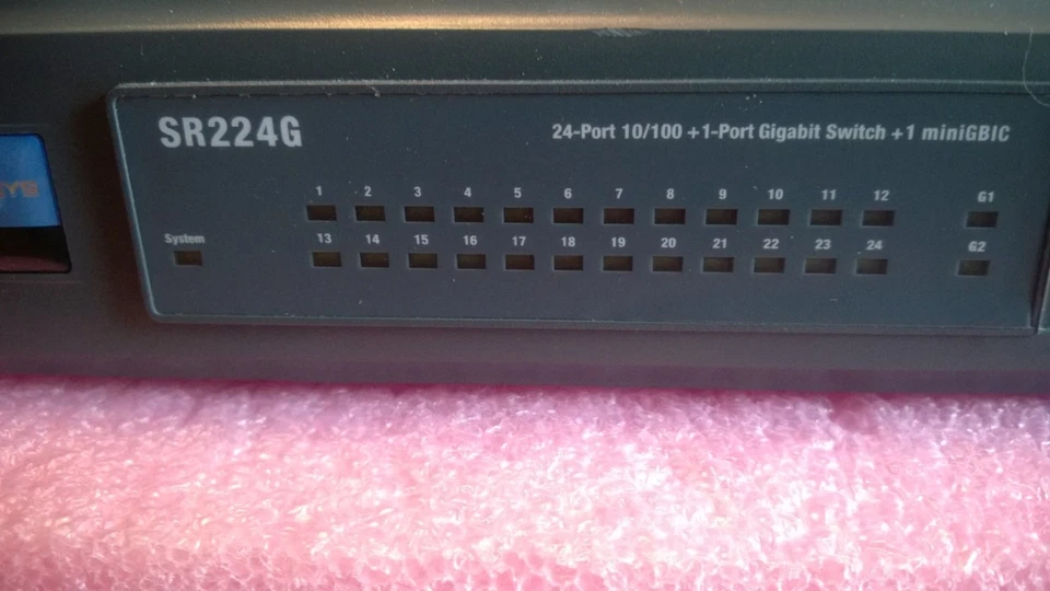 Cisco Linksys SR224G 24 Port 10/100 + 1 Port Gigabit Switch + 1 miniGBIC  - Image 3 of 4