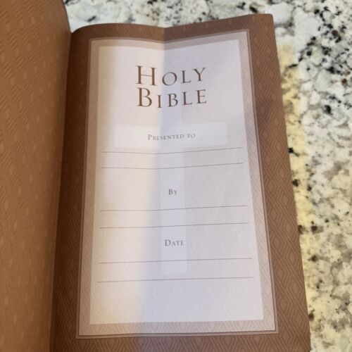 KJV Super Giant Print King James Version Bible 2017 Christian Art Publishers - Picture 8 of 11