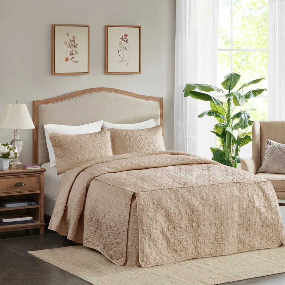 Madison Park 3 Pcs Split Corner Quilted Bedspread, Classic Design, Lightweight - Image 2 of 4