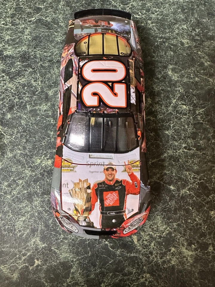 Tony Stewart #20 Milestones 2x Nascar Champion 2005 1/24 Nascar Diecast - Image 3 of 4