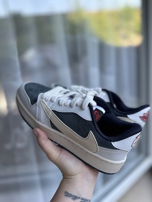 Nike Travis Scott x Air Jordan 1 Low 37
