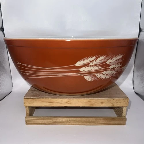 Vintage PYREX 4 Quart Autumn Harvest Wheat Mixing Bowl #404