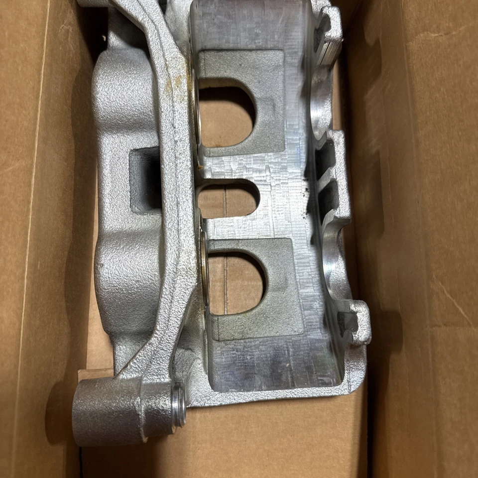 Pinza trasera izquierda Super Duty 2008-2024 OEM Motorcraft BRCF-205 E-150 E-250 E 350 Foto 2 de 4