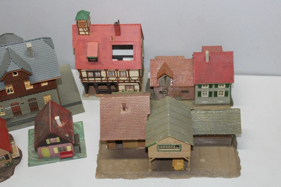 Faller und andere 8 Gebäude Bahnhof Lokschuppen Häuser Sägewerk Spur H0 #A952 - Bild 3 von 4