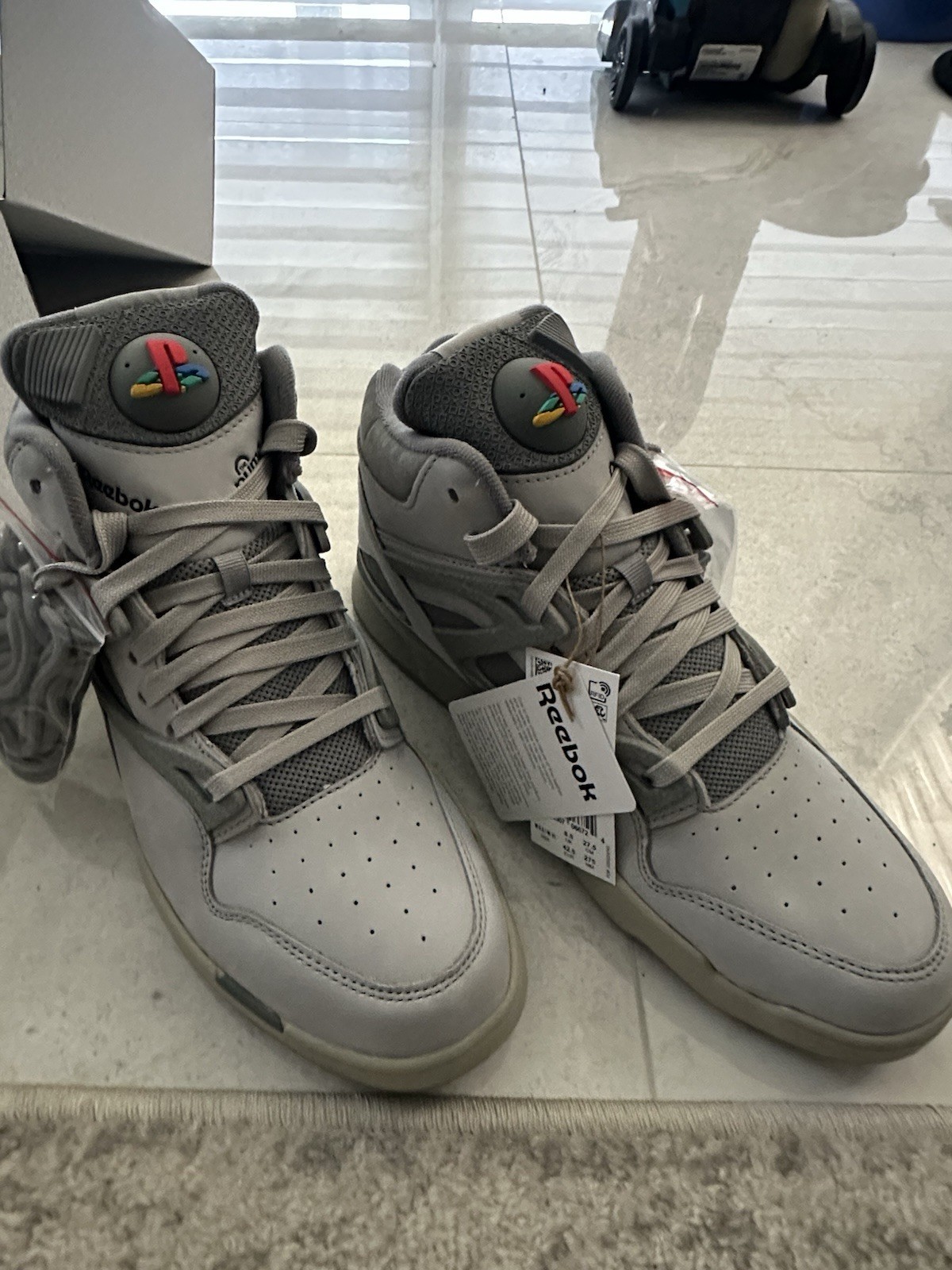 Reebok Men's Pump Omni Zone II PlayStation Basketball Shoes