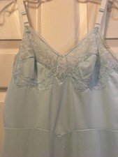 Warners Vintage Light Blue Lace Trim Slip Size 32 Small Nylon