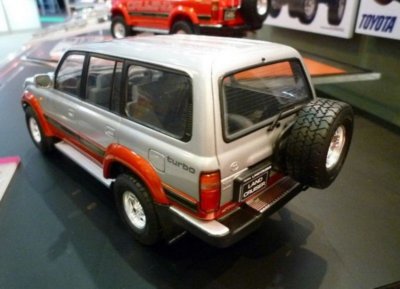 Tamiya Model Kit Toyota Land Cruiser 80 car 1 24 Scale 24107 for