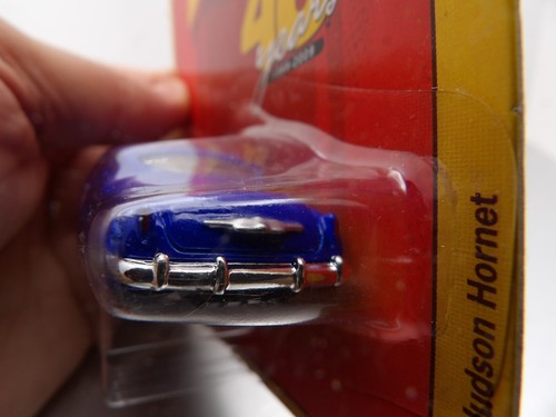 1951 HUDSON HORNET 2009 JOHNNY LIGHTNING CELEBRATING FORTY YEARS 1:64 - Picture 3 of 4