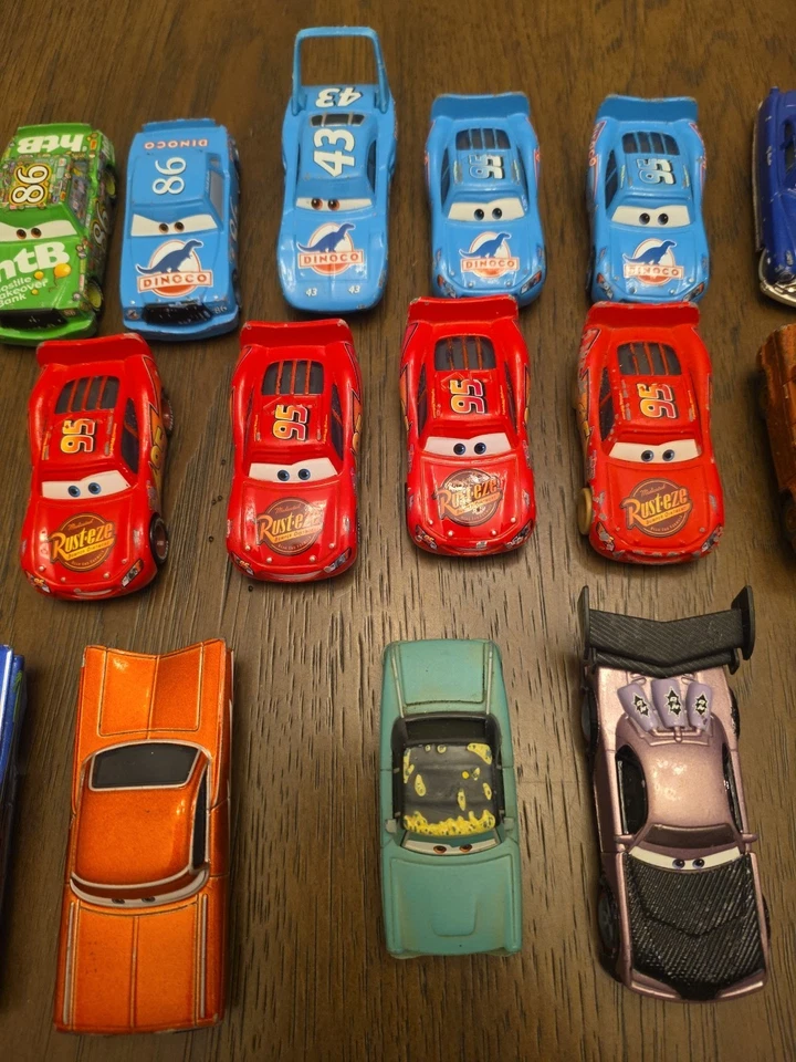 Disney Pixar Cars Diecast Lot of 19 Variety of Vehicles Lightning McQueen - Image 3 of 4