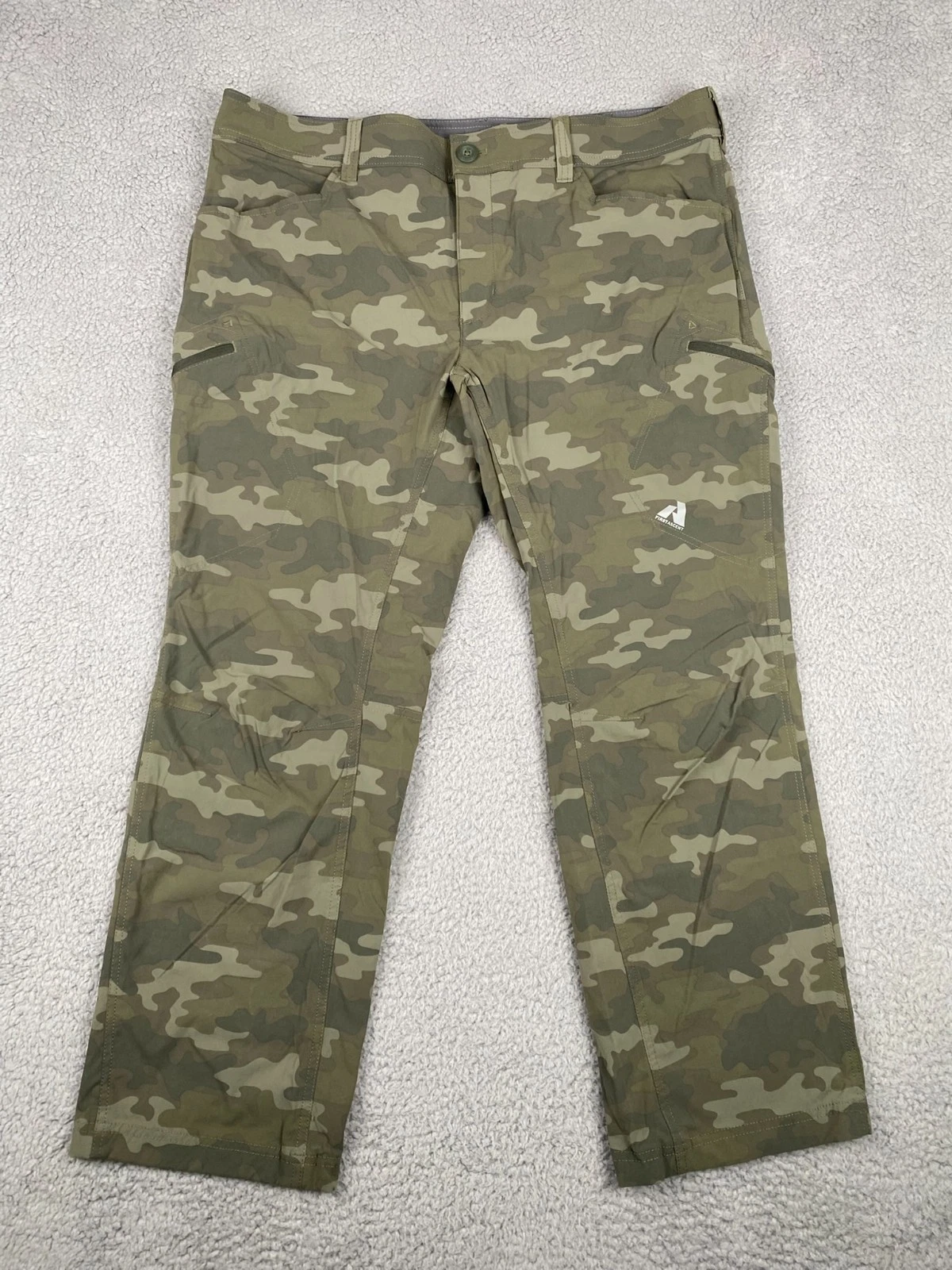 Eddie Bauer First Ascent Guide Pro Pants Mens 40x30 Green Camo Nylon Stretch
