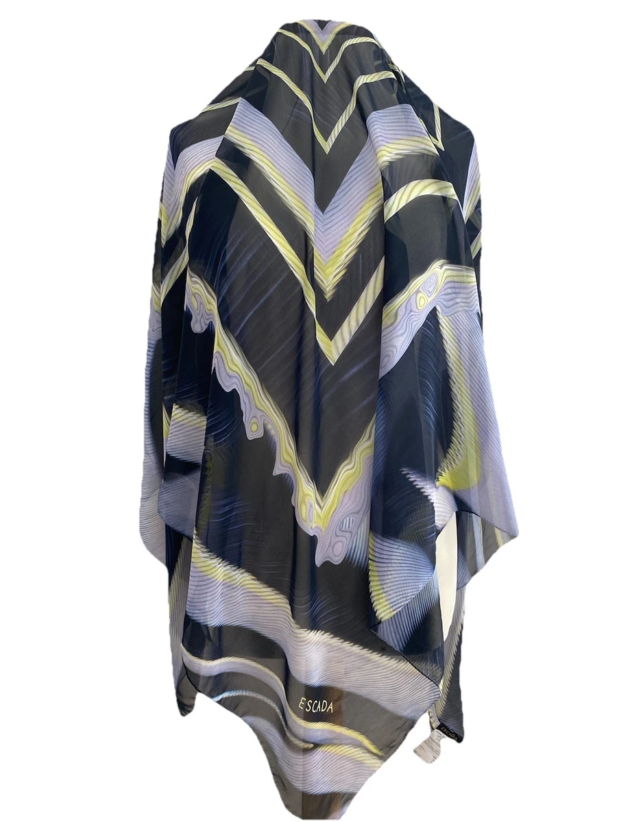 Foulard Escada En Soie - Multicouleur - Occasion - Accessoire De Luxe