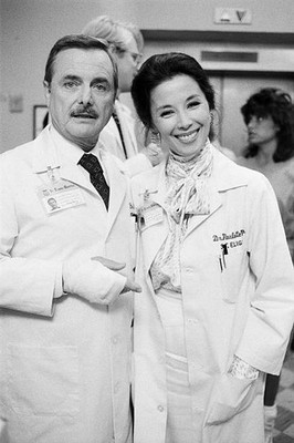 St Elsewhere William Daniels as Dr Mark Craig France Nuyen as Dr P- 1986 Photo 3