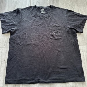 KAWS x Uniqlo UT Sesame Street Elmo Embroidered Black Pocket T-Shirt Size L RARE