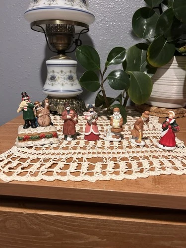 Vintage Christmas Village Figurines. Singers, Shoppers, Children. Porcelain.