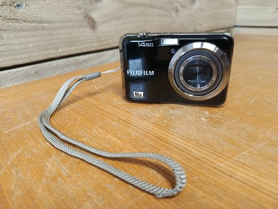 #ad Fujifilm FinePix AX250 14.0MP Digital Camera PARTS SPARES No Power GBP 11.99