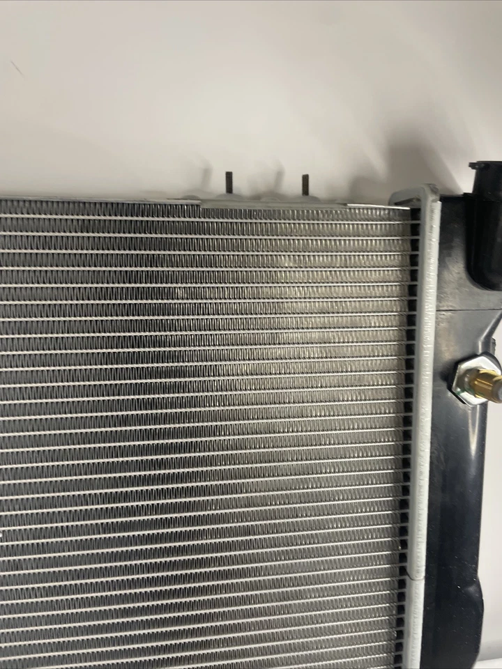 Radiador CSF 3249 para Jeep Grand Cherokee Wagoneer 1993 Foto 3 de 4