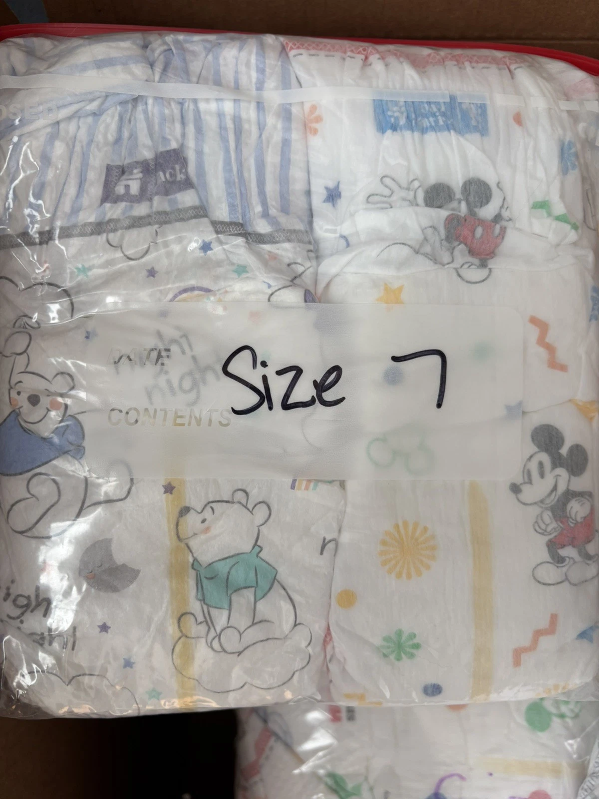 Lot of 139 different samples of size 7 baby diapers