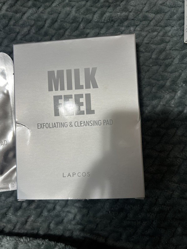 LAPCOS Milk Feel Exfoliating and Cleansing Pads Clear Acne Prone Skin, Nourishin