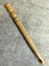 Hand carved unfigured solid Olive WOOD YARN CROCHET HOOK size L