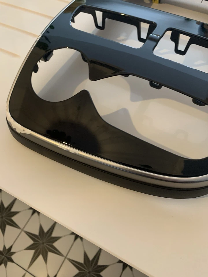 Renault Clio Radio Sat Nav Surround Fascia Panel, silver And High Gloss Black - Image 3 of 4