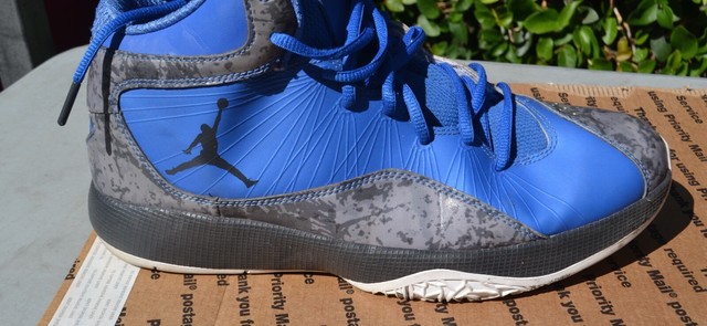 tenis jordan flywire