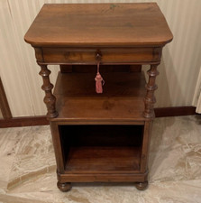 COMODINO O MOBILETTO LUIGI FILIPPO 1870/80 IN NOCE MASSELLO CON CASSETTO E VANO