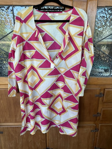 The Accessory Company Shirt Over Swimwear  Size Large