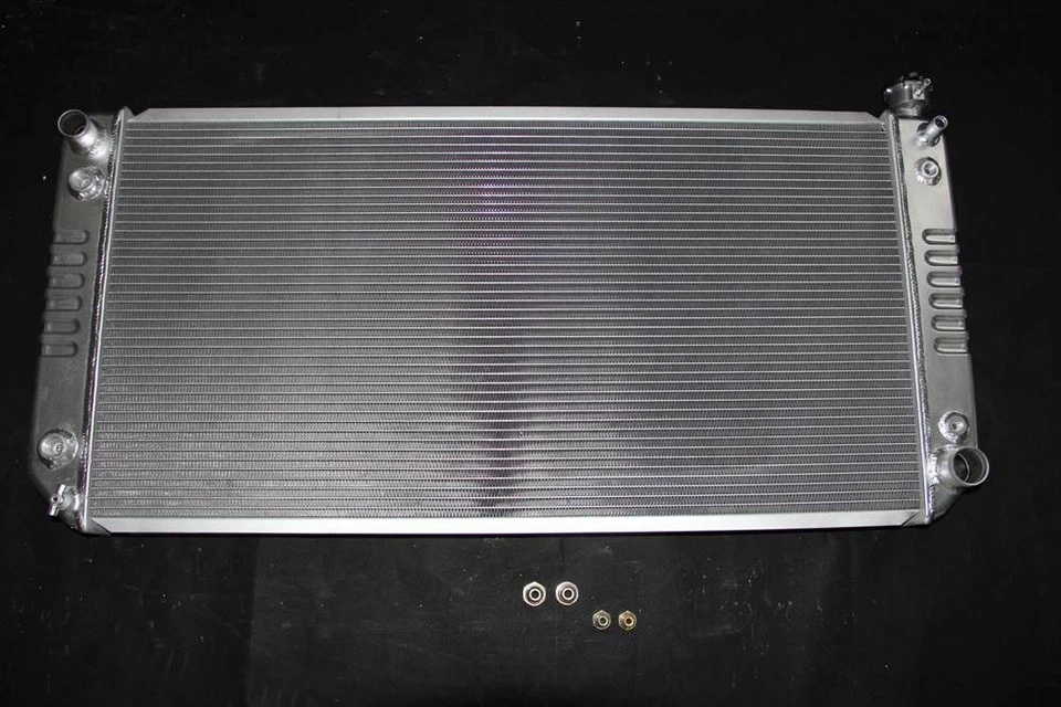 RADIADOR DE ALUMINIO KKS 3 FILAS 34" CORE FIT CHEVY PICKUP SERIE C1500 SILVERADO C/K Foto 4 de 4