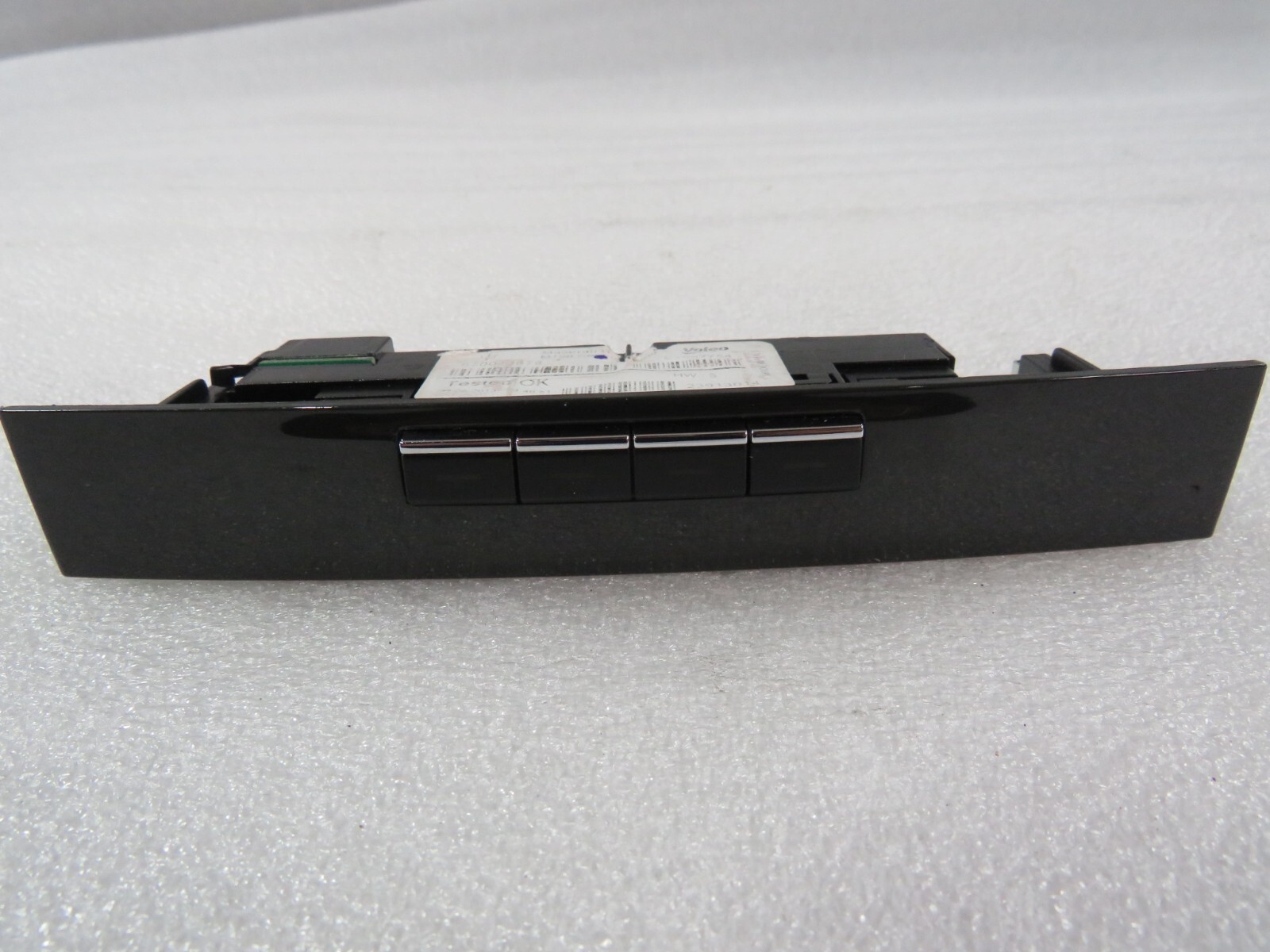 Maserati Quattroporte, Rear Console Switch, Used, P/N 670013678
