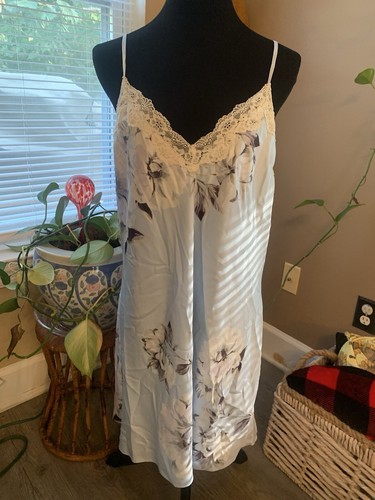 Apt 9 nightgown xl gown chemise satin Blue floral lace Deep Back line 40” Chest - Picture 8 of 8