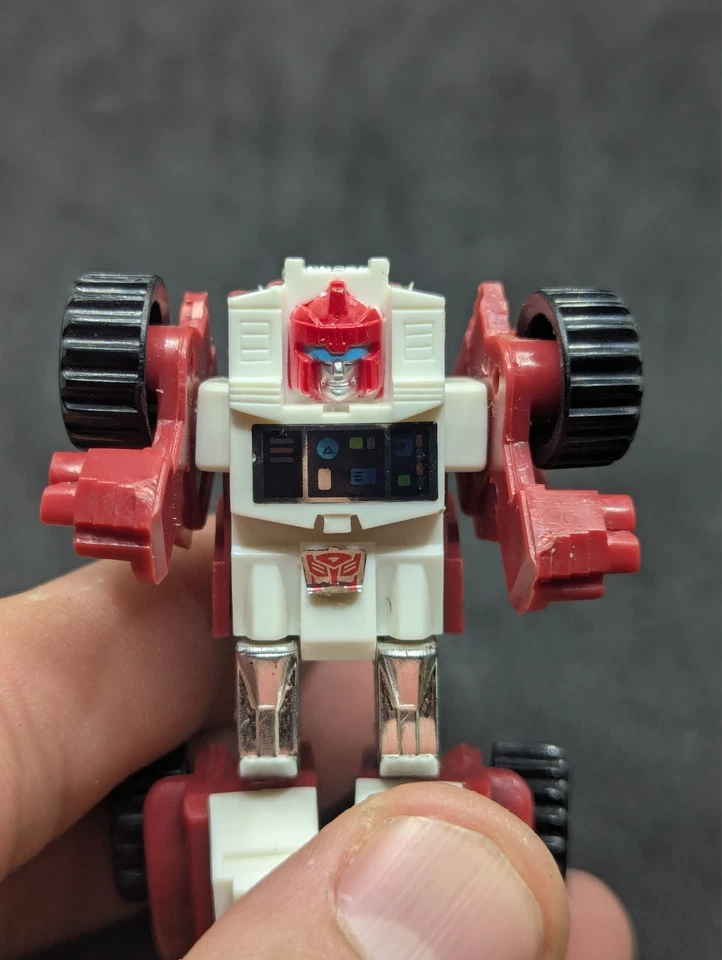 Transformers G1 Reissue Swerve Figure - Image 4 of 4