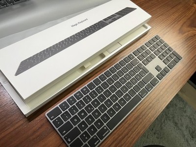 Apple Magic Keyboard (with numeric keypad) - DE/Qwertz - Space Gray - WIE NEU