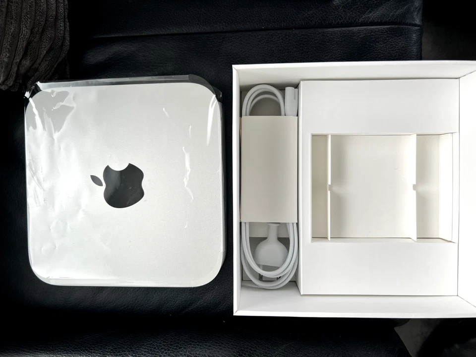 Apple Mac Mini MD387D/A - Intel Core i5 2.5 GHz, 16GB RAM 1,1TB Alternate Editi - Bild 2 von 3